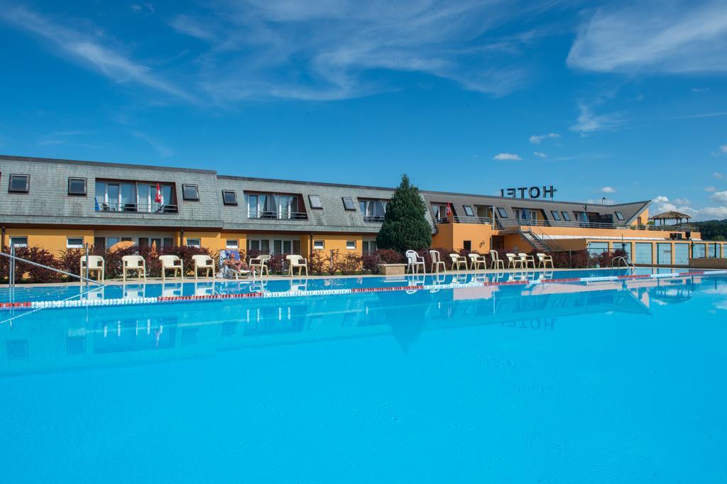 Hotel Lacotel Avenches Exteriör bild